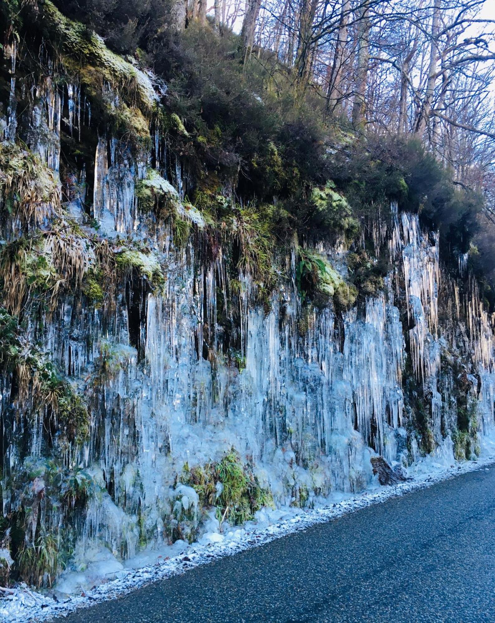 Gites Libellule At Auberge De L'Arac, Bar, Restaurant Aleu Zewnętrze zdjęcie