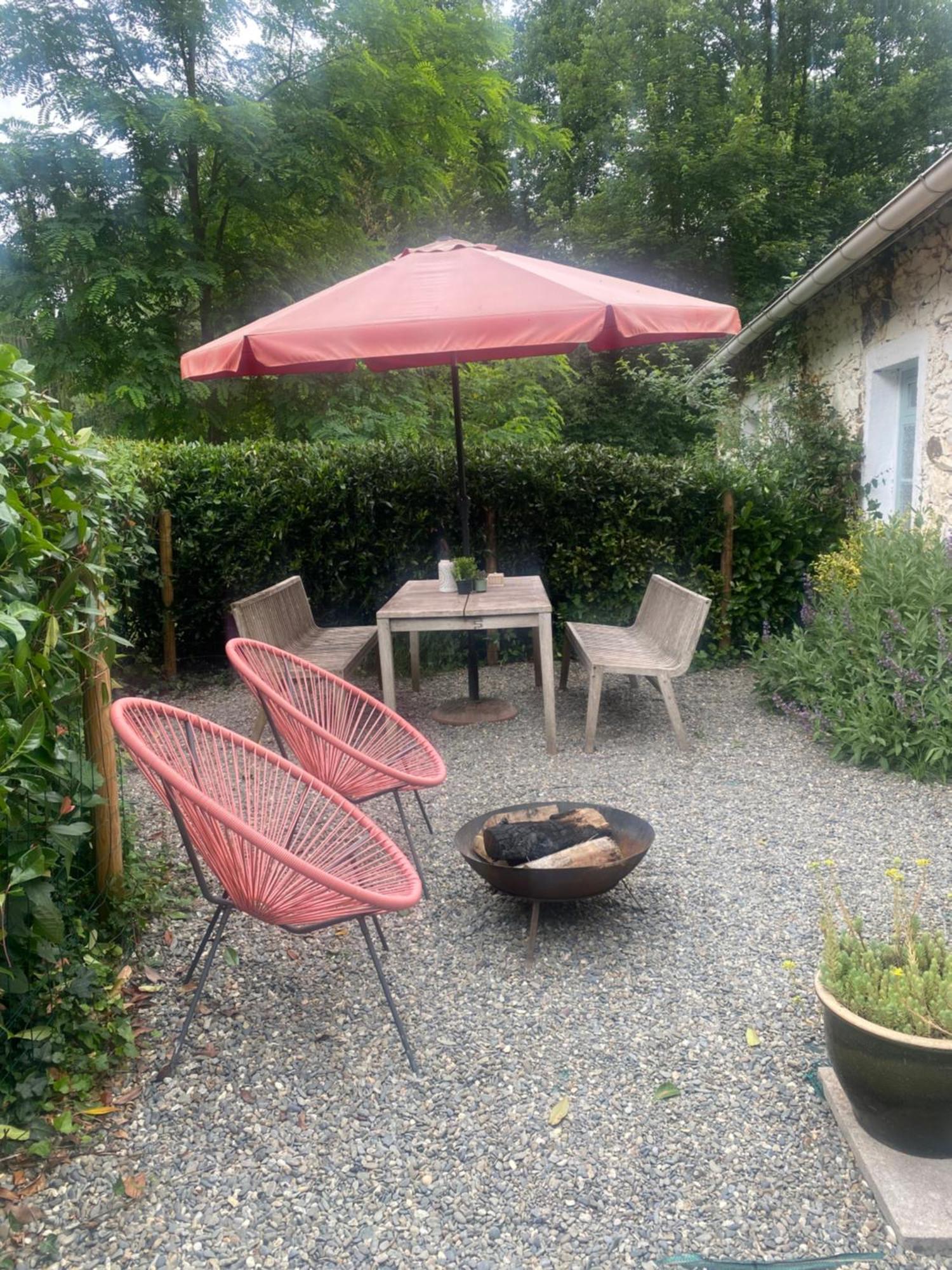 Gites Libellule At Auberge De L'Arac, Bar, Restaurant Aleu Zewnętrze zdjęcie