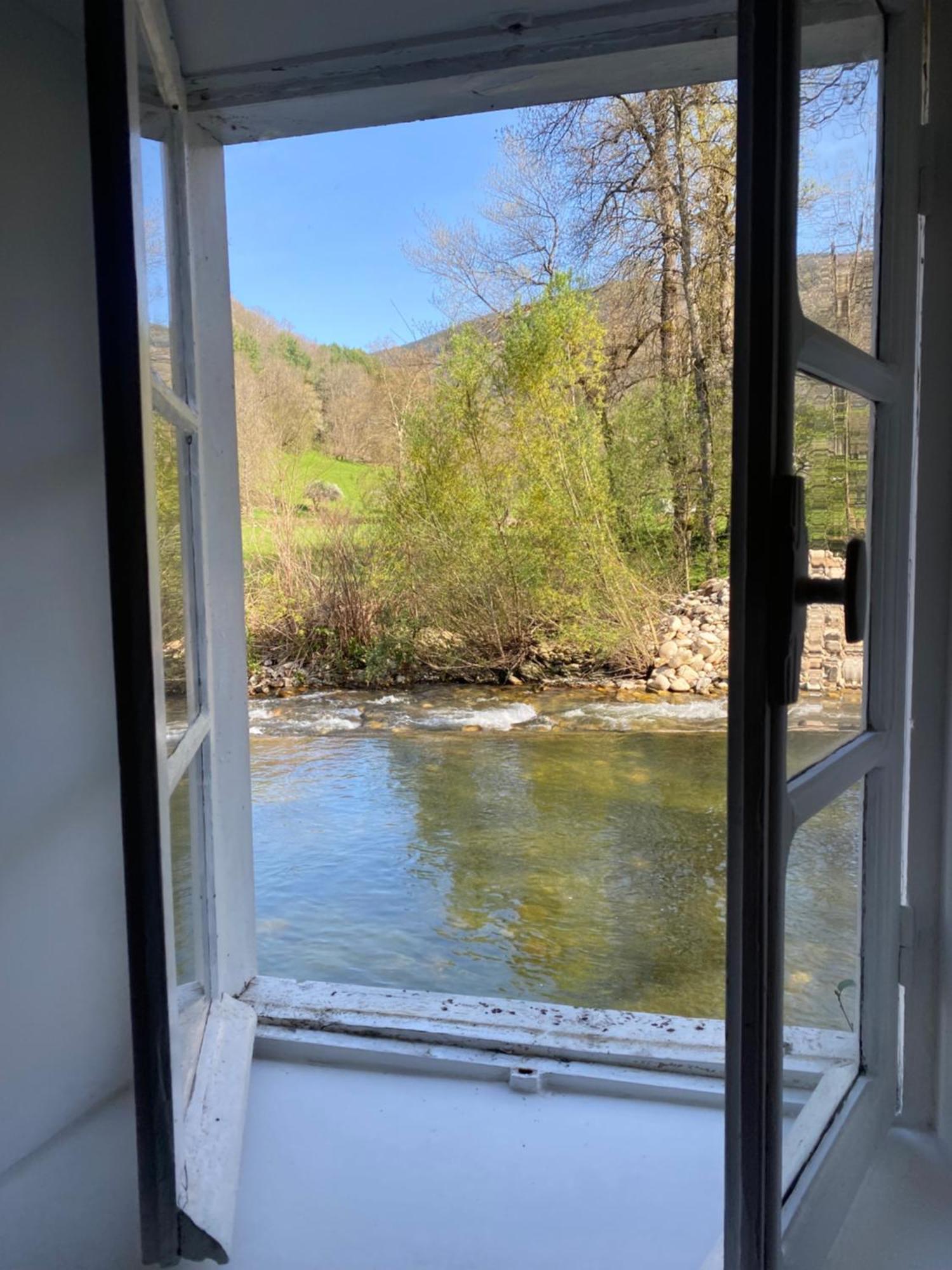 Gites Libellule At Auberge De L'Arac, Bar, Restaurant Aleu Zewnętrze zdjęcie